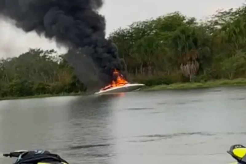 Incêndio deixa lancha completamente destruída; entenda como o Seguro poderia ajudar