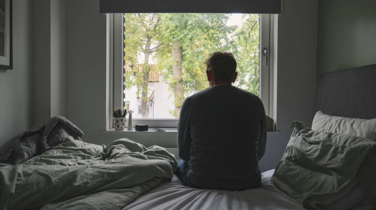 Solidão na terceira idade pode bagunçar sua mente e aumentar risco de demência em 31%!