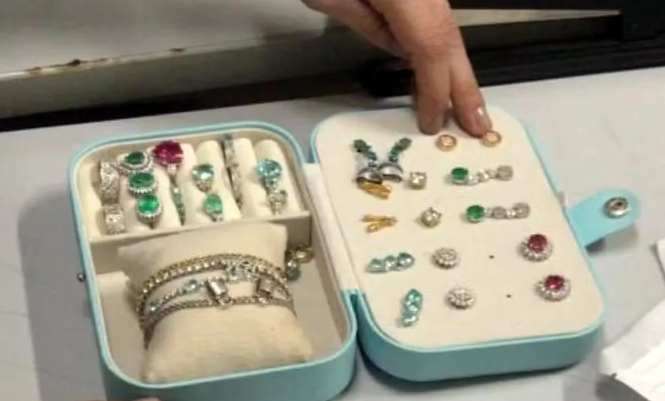 Delator que foi morto no aeroporto ganhou joias de pagamento, revela ex-namorada!